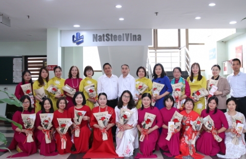 Thép Việt - Sing gặp mặt nữ công nhân viên chức lao động nhân dịp Quốc tế Phụ nữ 8/3