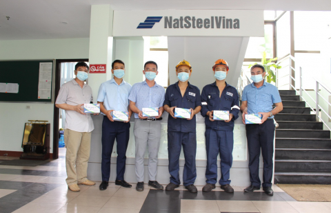 Công đoàn Tổng công ty Thép Việt Nam: Tặng 2.000 khẩu trang cho NatSteelVina