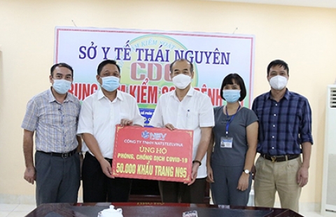 NatSteelVina trao tặng thiết bị y tế chống dịch Covid-19 cho Sở Y tế Thái Nguyên